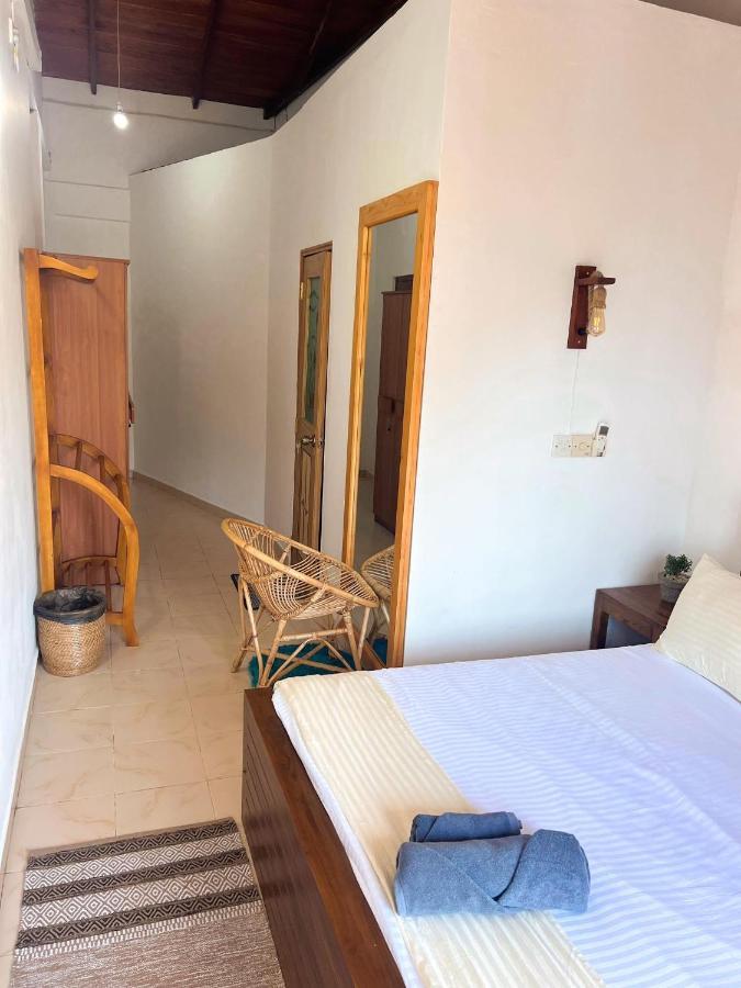 Hummus Hostel Hikkaduwa Eksteriør bilde