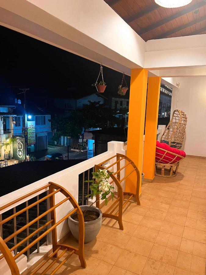 Hummus Hostel Hikkaduwa Eksteriør bilde