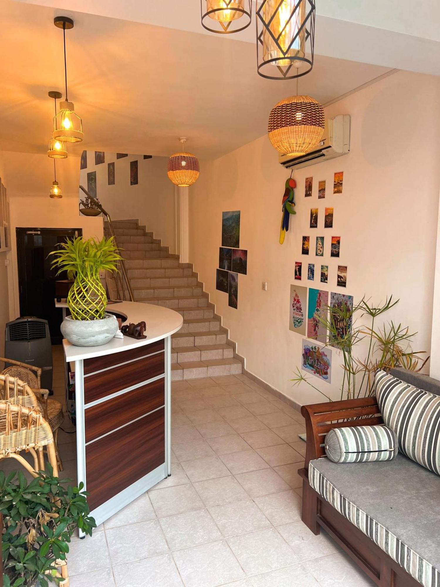 Hummus Hostel Hikkaduwa Eksteriør bilde