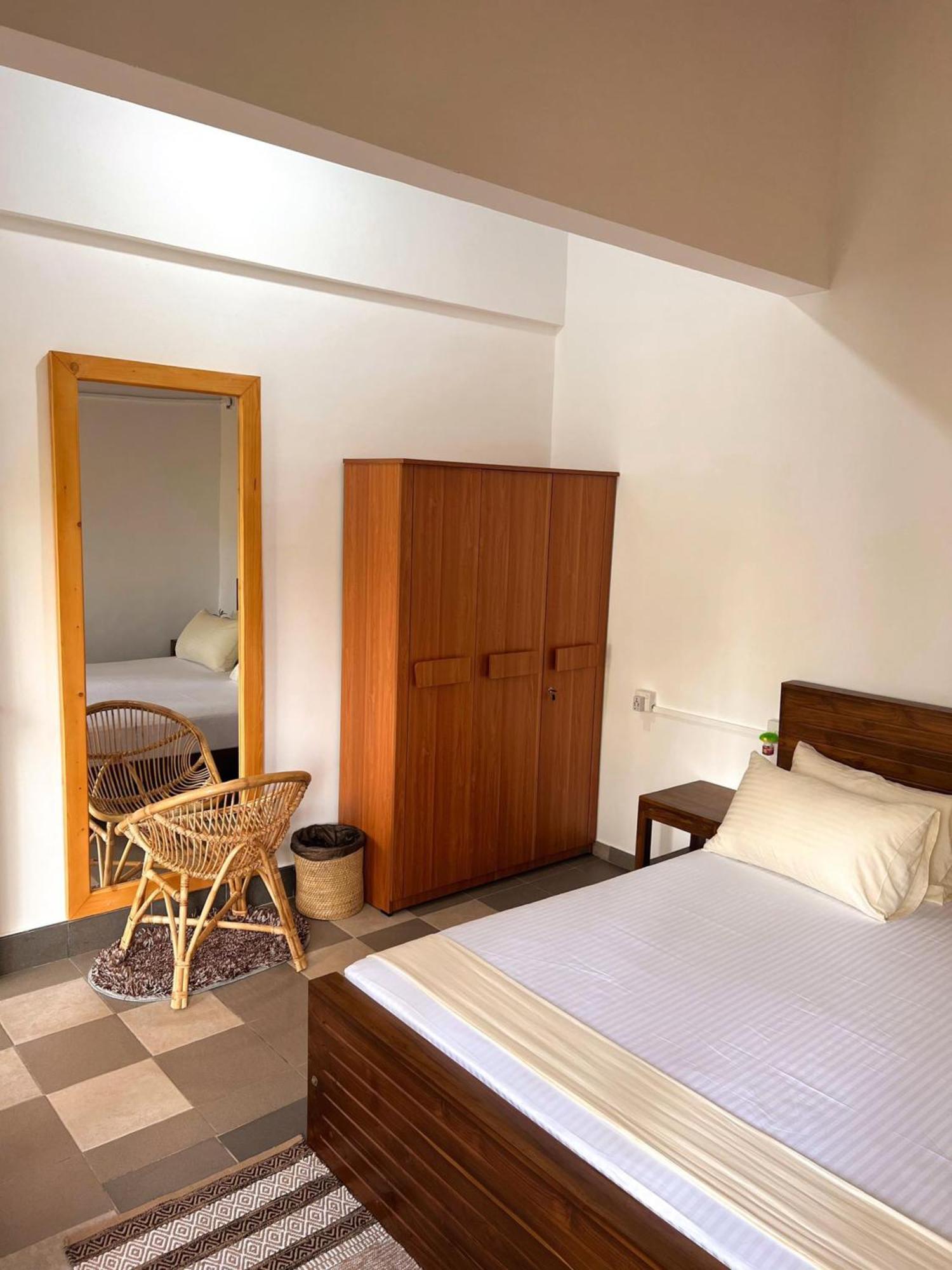 Hummus Hostel Hikkaduwa Eksteriør bilde