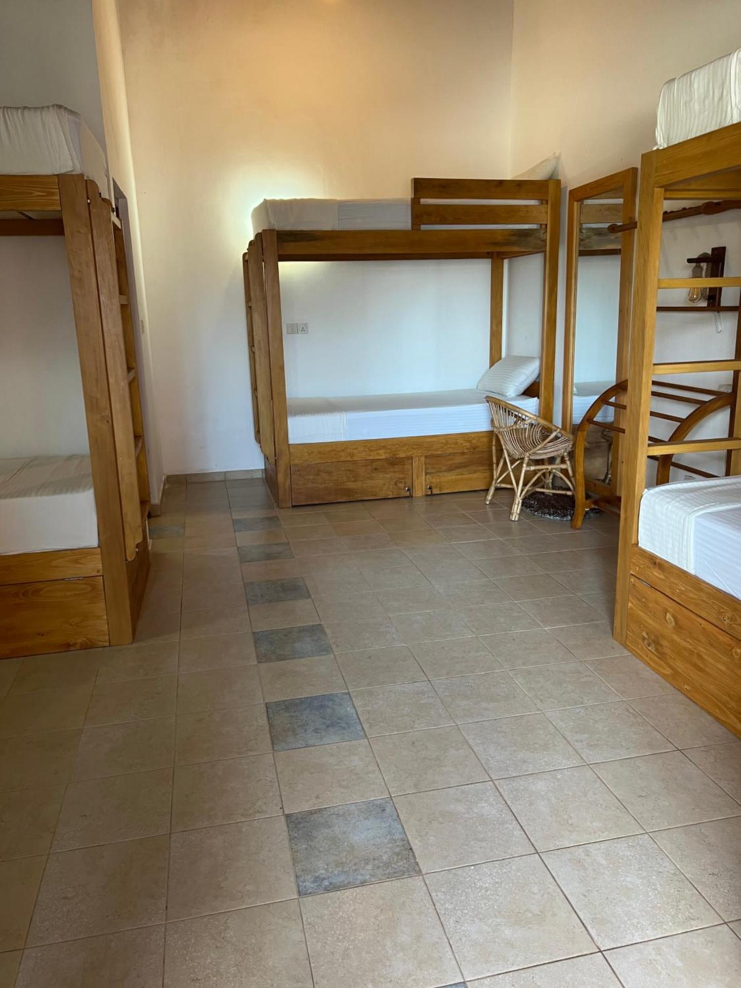 Hummus Hostel Hikkaduwa Eksteriør bilde