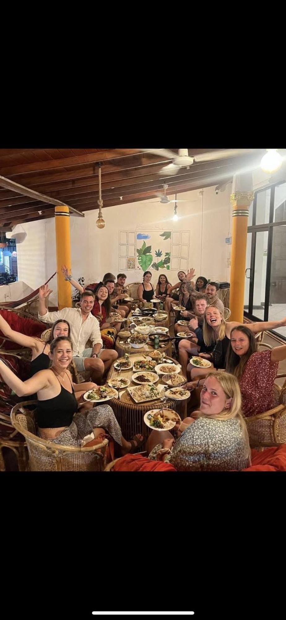 Hummus Hostel Hikkaduwa Eksteriør bilde