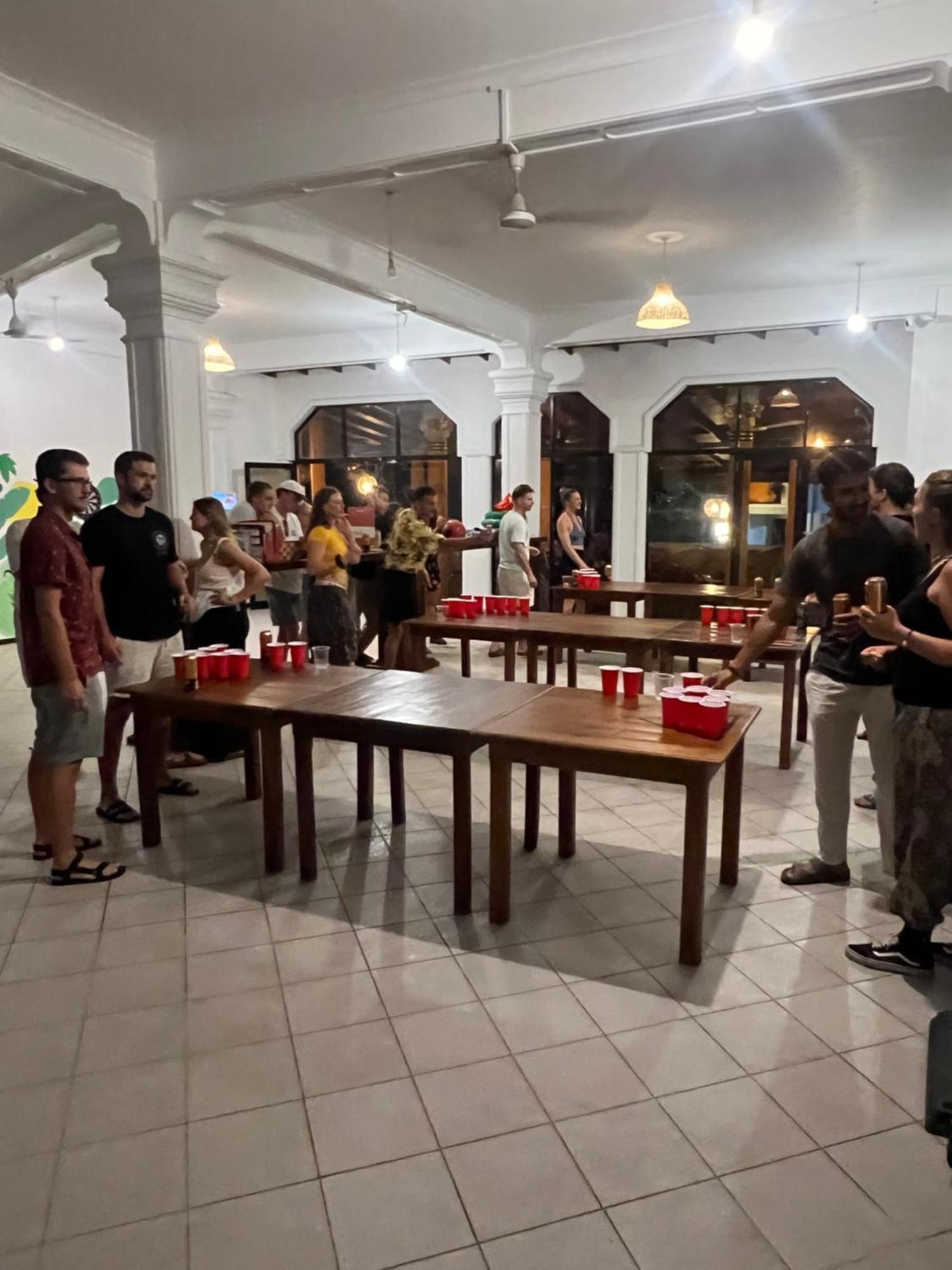Hummus Hostel Hikkaduwa Eksteriør bilde